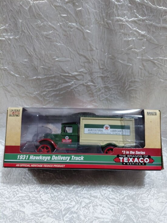 Texaco Other - 1931 Texaco Hawkeye Delivery Truck Die-Cast Coin Bank 1:34 Scale Collectible NIB